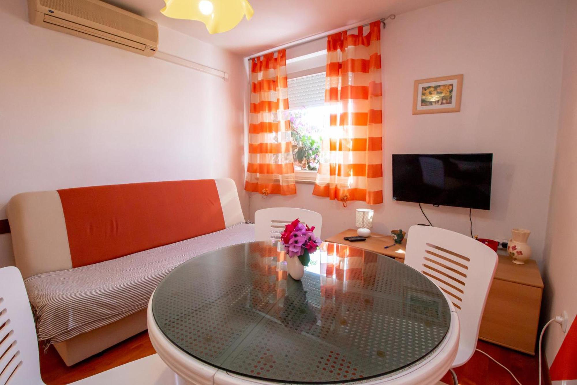 Apartment Un Chat Ровин Екстериор снимка