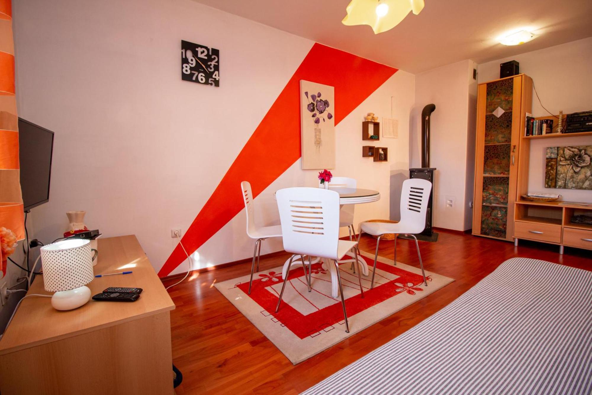 Apartment Un Chat Ровин Екстериор снимка