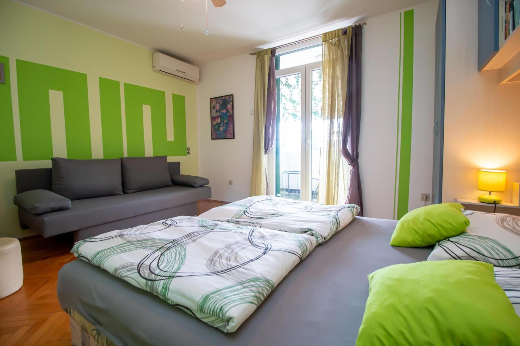 Apartment Un Chat Ровин Екстериор снимка