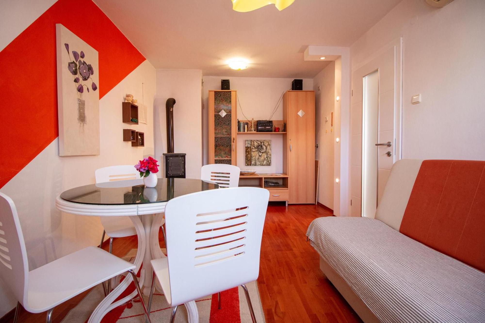 Apartment Un Chat Ровин Екстериор снимка