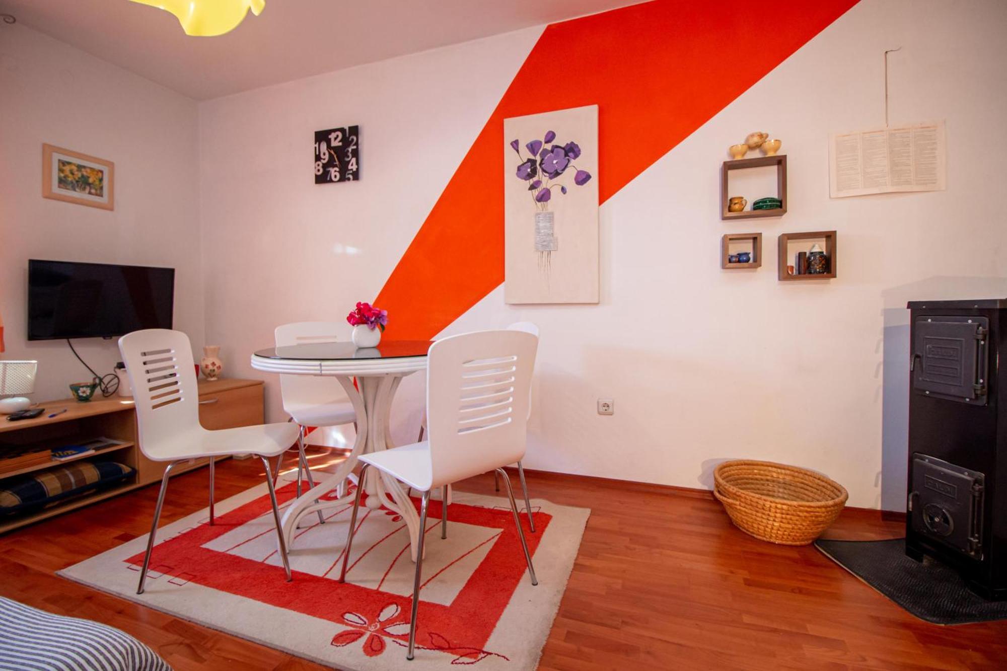 Apartment Un Chat Ровин Екстериор снимка